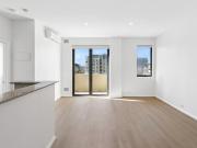 Oversized North Facing Deluxe Apartment