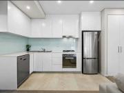 Oversized One Bedroom with Walk to Station Convenience