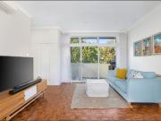 Oversized Sunbathed Apartment in Excellent Location....
