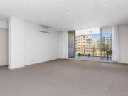 Oversized Three Bedroom Apartment I Double Parking