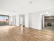 Oversized Two Bedroom Apartment Close To City Transport Oversized Two Bedroom Apartment Close To City Transport