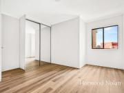 Oversized Two Bedroom Apartment Close To City Transport