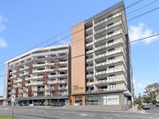 Oversized two bedroom apartment in the heart of homebush