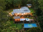 OWNERS RELOCATING, TRIPLE LIVING OPTIONS, ENTERTAINERS...