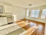 Oxford St N Carleton Ave Apartment for Rent