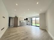 Oxhey Road, Watford WD19, 2 bed flat to rent, £1,900 pcm...