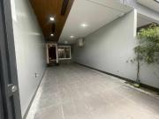 P32M Townhouse Near Matalino St & QC Circle! Prime 3...