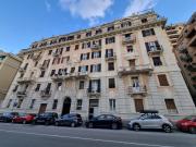 Palazzina commerciale in affitto a Genova