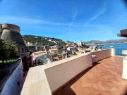 Palazzina commerciale in vendita a Gaeta