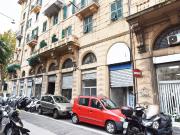 Palazzina commerciale in vendita a Genova