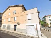 Palazzina commerciale in vendita a Modena