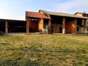 Palazzina commerciale in vendita a Momo