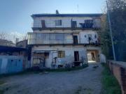 Palazzina commerciale in vendita a Novara