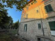 Palazzina commerciale in vendita a Perugia