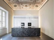Palazzina commerciale in vendita a Reggio Emilia