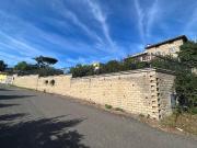 Palazzina commerciale in vendita a Roma