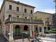Palazzina commerciale in vendita a Verona