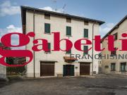 Palazzo in vendita a Castello Di Brianza