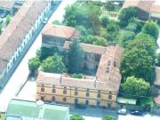 Palazzo / Stabile di 1672 m con più di 5 locali in...