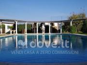 Palazzo / Stabile di 50000 m con 5 locali in vendita a Roma