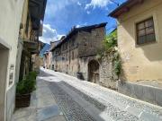 Palazzo / Stabile in vendita a Aosta AO