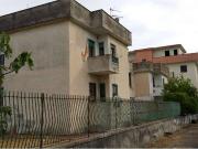 Palazzo / Stabile in vendita a Castel Volturno CE