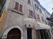 Palazzo / Stabile in vendita a Garda VR
