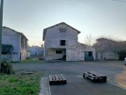 Palazzo / Stabile in vendita a Modena MO