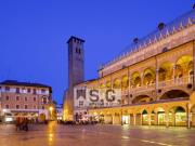 Palazzo / Stabile in vendita a Padova PD