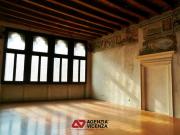 Palazzo/Stabile in Vendita a Vicenza