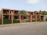 PALMETTO +R, TOWN HOUSE VENTA MARGARITA COSTA AZUL