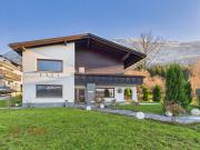 Panoramablick inklusive – Zweifamilienhaus mit Potenzial...