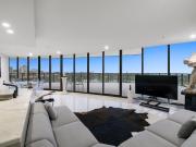 Panoramic Views and Incomparable Penthouse Luxury Panoramic Views and Incomparable Penthouse Luxury