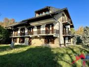 Panoramica villa singola immersa nel verde con terreno