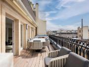 Par305 Appartement avec terrasse rue de Marignan 150m²...
