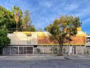 PARA HABITAR O USO COMERCIAL CASA EN VENTA JARDINES DEL...