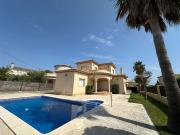 PARA INVERSORES 4 CASAS UNIFAMILIARES CON PISCINA PRIVADA