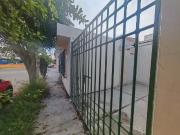 PARA ROOMIES O FAMILIA PEQUEÑA DE 1 NIVEL UBICACIÓN...