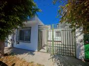 PARA ROOMIES O FAMILIA PEQUEÑA DE 1 NIVEL UBICACIÓN...