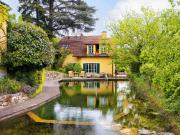 PARADIESISCHES ANWESEN MIT GARTEN UND BADETEICH in...