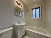 Parc Ex: logement rénové de 2 chambres et 900 p.c....