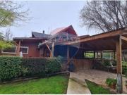 Parcela con 3 casas y gran piscina en Linderos