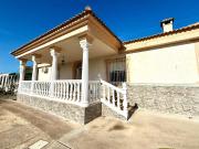 Parcela con casa de 150 m2, piscina y salón campero