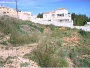 Parcela de 800m2 con bonitas vistas al peñón de Ifach