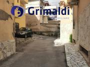 Parcheggio chiuso in vendita a Napoli Parcheggio chiuso in vendita a Napoli