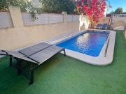 Pareado en alquiler en Dehesa de Campoamor, Alicante...