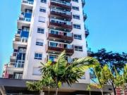 Parigi, porteira fechada, sol da manhã com 2 vagas!