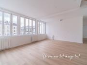 PARIS 11 Loft au dernière étage d'une cour rue du...