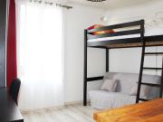 PARIS 15ème entre les métros Boucicaut et Convention...