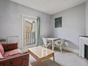 Paris 16 Victor Hugo Deux pièces à rénover Dernier étage